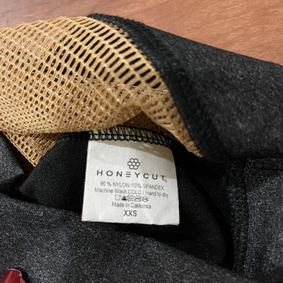 Honeycut Crop Dance top with zipper - Picture 3 of 4